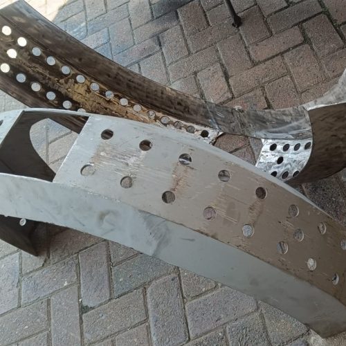 STRIP UPPER AND LOWNER